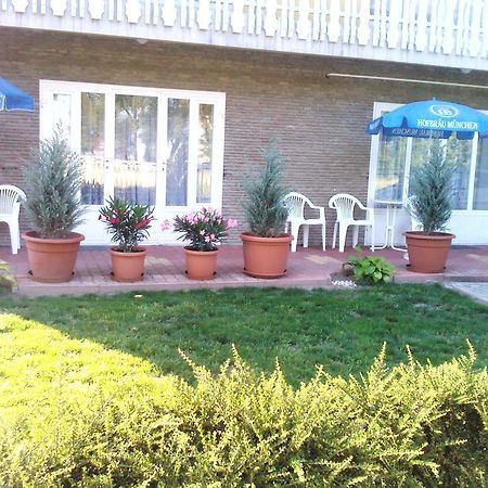 Napfeny Apartment Кестхей Экстерьер фото