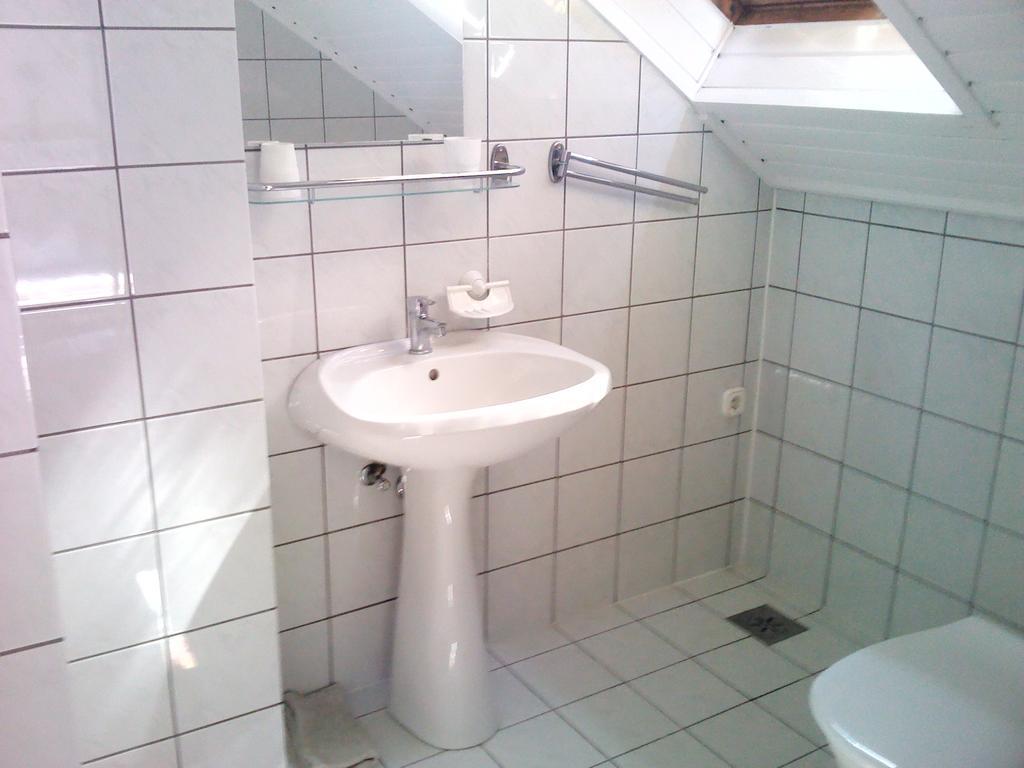 Napfeny Apartment Кестхей Номер фото