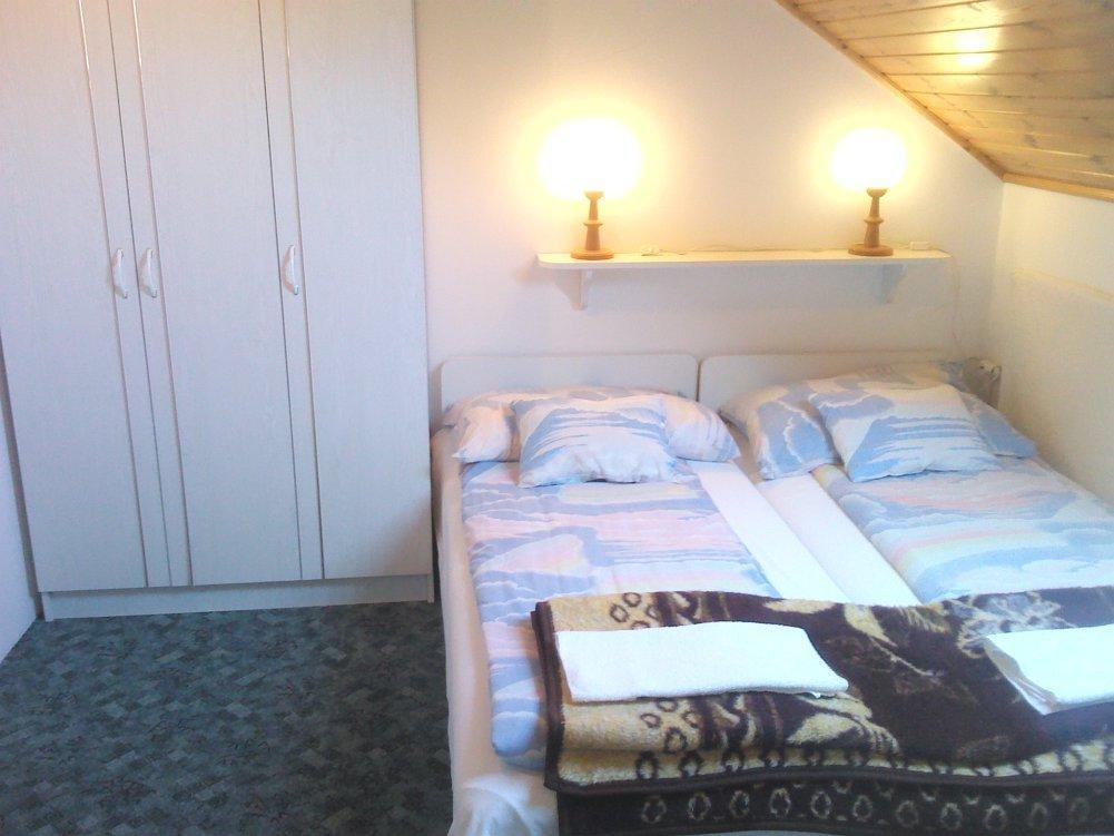Napfeny Apartment Кестхей Номер фото
