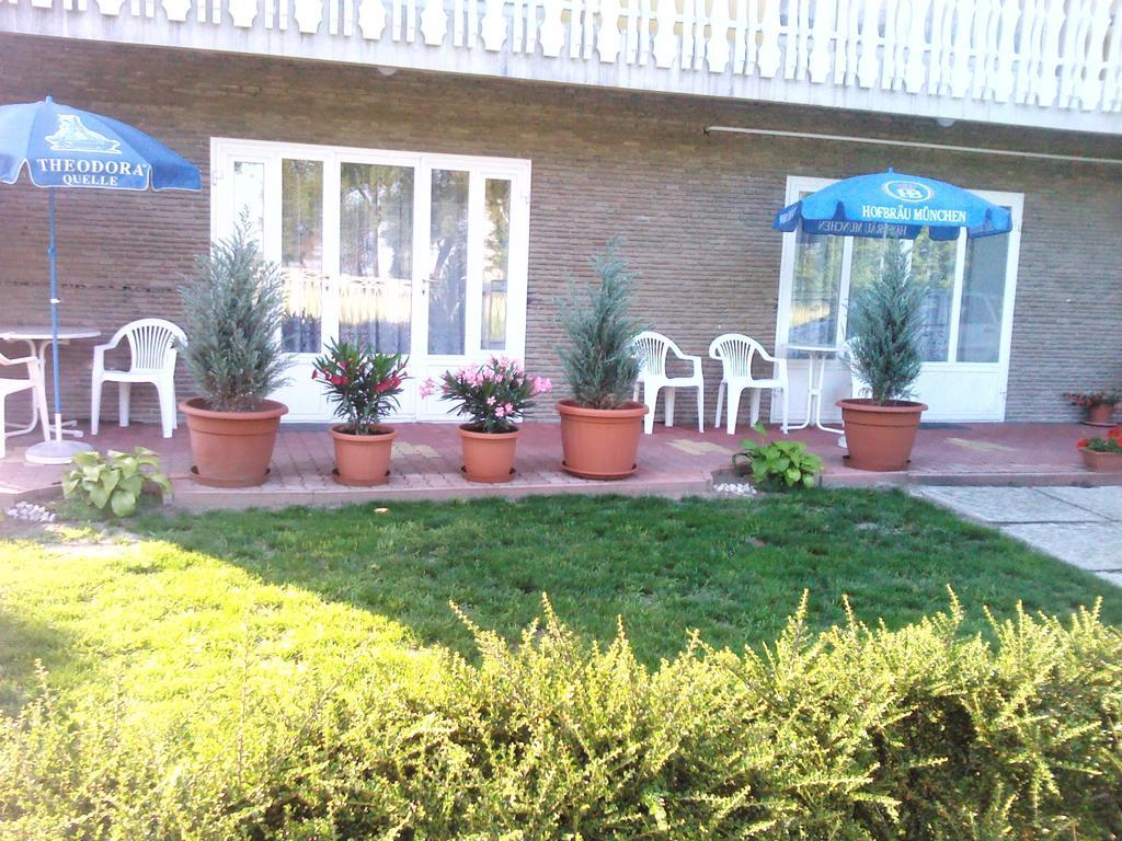 Napfeny Apartment Кестхей Экстерьер фото
