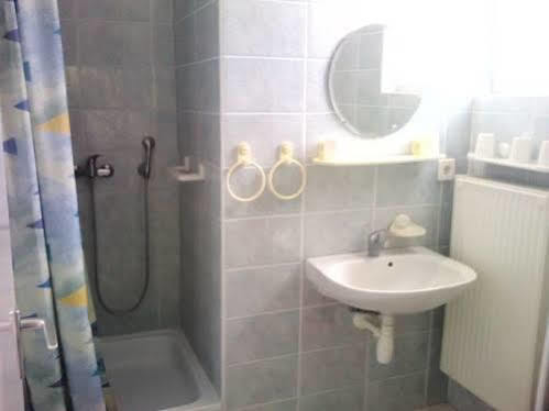 Napfeny Apartment Кестхей Экстерьер фото